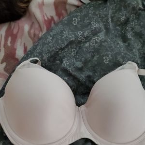 046 Vanity Fair 34 DD bra